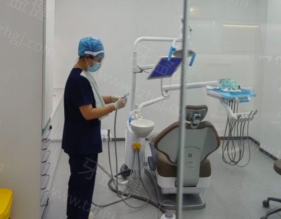 东营百年口腔诊室