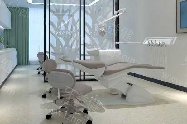 2025-2026厦门麦芽口腔医院种植牙价格体系